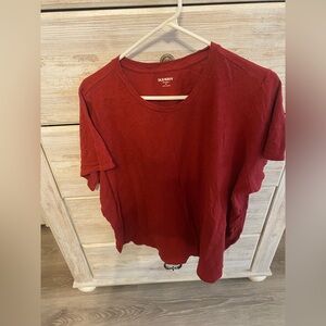 Old Navy Women's Crimson Short Sleeve Tee